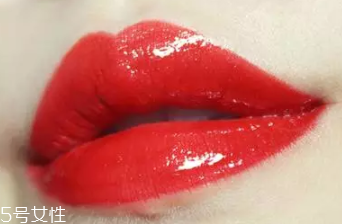 唇釉适合哪些人用?唇纹深的人